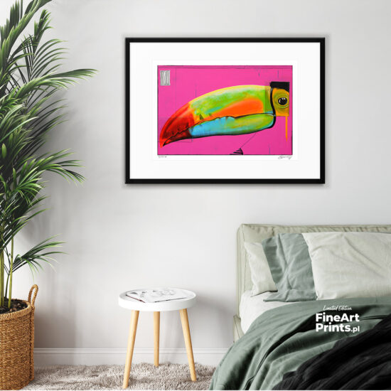 “370 Grams of Freedom”, Wojciech Brewka. Exotic toucan on a pink background with a colorful beak. Buy a collectible print (giclée). In our offer you will find art prints and reproductions of contemporary art paintings. Available only in Fine Art Prints.