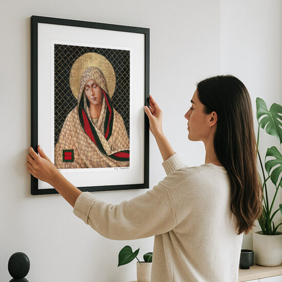 Współczesna interpretacja ikony religijnej – Matka Boska w szatach Gucci, obraz Borysa Fiodorowicza „Fashion Icon II”.